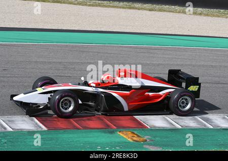 Scarperia, 9. April 2021: Lola T96 Alfa Romeo F3000 Formula Driven by Unknown in Aktion auf dem Mugello Circuit während der BOSS GP Championship Practice. Italien Stockfoto