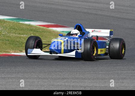 Scarperia, 9. April 2021: Lola T96 Alfa Romeo F3000 Formula Driven by Unknown in Aktion auf dem Mugello Circuit während der BOSS GP Championship Practice. Italien Stockfoto