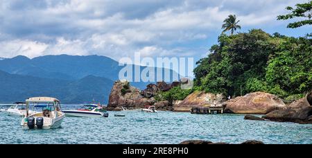 Aventureiro Beach auf der großen Insel Ilha Grande in Angra dos Reis, Rio de Janeiro, Brasilien Stockfoto