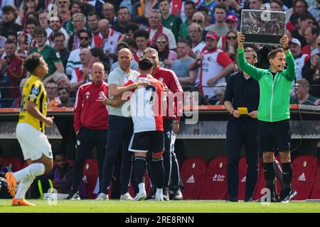 Rotterdam - Feyenoord Coach Arne Slot, Alireza Jahanbakhsh von Feyenoord während des Spiels zwischen Feyenoord und Vitesse im Stadion Feijenoord De Kuip ON Stockfoto