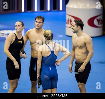 FUKUOKA - Marrit Steenbergen, Nyls Korstanje, Maaike de Waard und Arno Kamminga nach den letzten 4x100 Metern (gemischt) während des vierten Tages der Schwimmweltmeisterschaften in Japan. ANP KOEN VAN WEEL niederlande raus - belgien raus Stockfoto