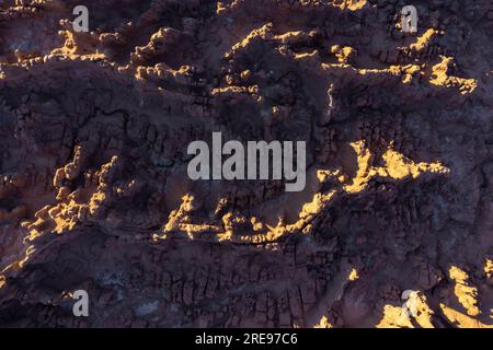 Von oben: Malerischer Dröhnenstift auf die außergewöhnlich geformten Felsspitzen im Goblin Valley State Park Stockfoto