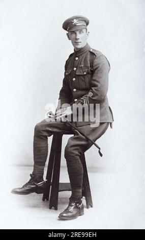 A private in the Machine Gun Corps with good conduct stripes, wounded stripe, and lewis gunner qualification badge during the First World War. Stock Photo