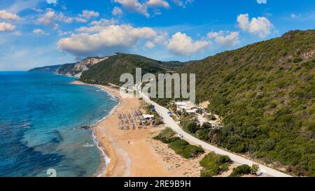 Wunderbarer Blick auf Kanoula Beach. Griechenland. Luftblick auf Kanoula Beach, Ionisches Meer. Atemberaubende Sommerszene auf der Insel Korfu, Griechenland, Europa. Die Schönheit von na Stockfoto