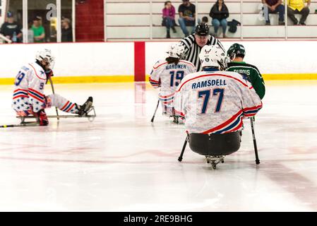 New England Warriors gegen Spaulding Boston Shamrocks beim Hero's Cup Hockey Turnier Stockfoto