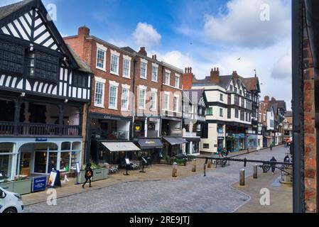 Historisch, antik, schön, schwarz, weiß, TUDOR-Gebäude, Fassaden, Architektur in Chester, Bridge Street. Chester City, Cheshire, Großbritannien Stockfoto