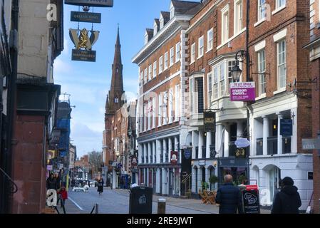 Historisch, antik, schön, schwarz, weiß, TUDOR-Gebäude, Fassaden, Architektur in der Chester. Zeigt die Watergate Street. Stockfoto