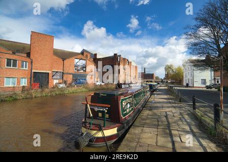 Stadtzentrum von Chester, Chester Canal, Shropshire Union Canal in der Nähe des Stadtzentrums. Kanalboot. Chester, Stadtzentrum, Cheshire, England, Großbritannien Stockfoto