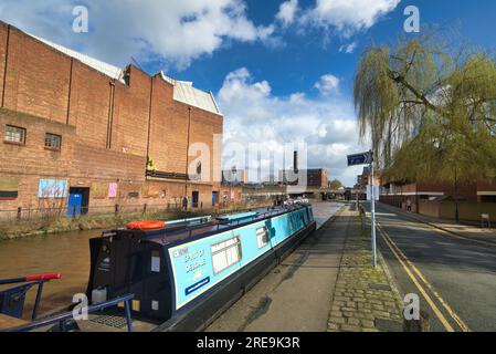 Stadtzentrum von Chester, Chester Canal, Shropshire Union Canal in der Nähe des Stadtzentrums. Kanalboot. Chester, Stadtzentrum, Cheshire, England, Großbritannien Stockfoto