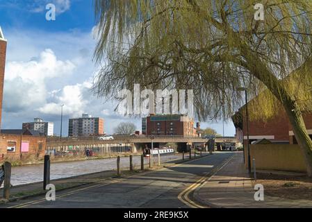 Stadtzentrum von Chester, Chester Canal, Shropshire Union Canal in der Nähe des Stadtzentrums. Kanalboot. Chester, Stadtzentrum, Cheshire, England, Großbritannien Stockfoto