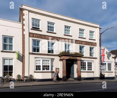 King's Arms and Castle Hotel, Warwick Road, Kenilworth, Warwickshire, England, GB - denkmalgeschütztes Gebäude der Kategorie II. Stockfoto