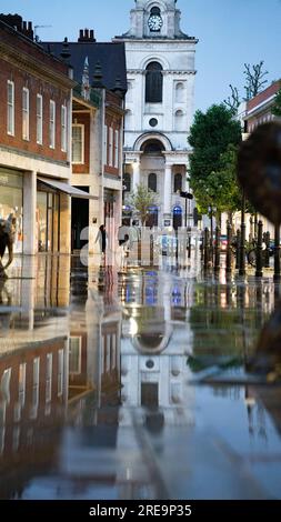 Christ Church Spitalfields ist eine anglikanische Kirche, die zwischen 1714 und 1729 nach einem Design von Nicholas Hawksmoor erbaut wurde. Auf der Commercial Street im East End A Stockfoto