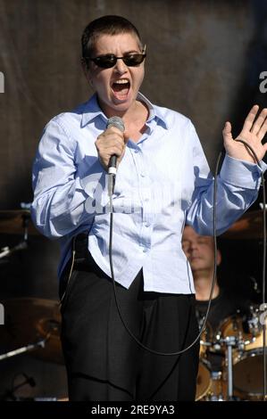 Sinead O'Connor ist verstorben. Sinead O'Connor tritt am 27. Oktober 2007 live beim Voodoo Music Experience Festival 2007 in New Orleans, Louisiana, auf. Kredit: David Atlas/MediaPunch Stockfoto