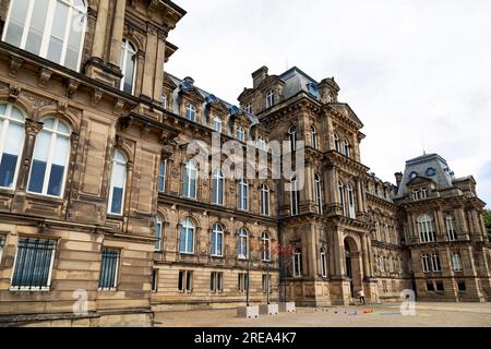 Das Bowes Museum im Barnard Castle im County Durham, England. Das Gebäude wurde von Jules Pellechet entworfen und im Juni 1892 eröffnet. Stockfoto