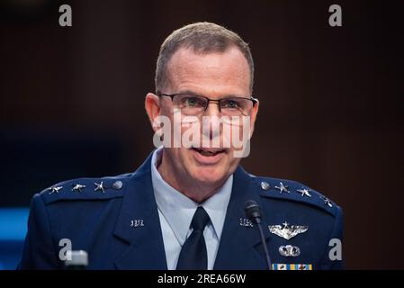 USAF-General Gregory Guillot bei der Anhörung der Streitkräfte des Senats zur Prüfung der Nominierungen von Generalleutnant Gregory M. Guillot, USAF, zum General und Commander, United States Northern Command/Commander, North American Aerospace Defense Command, Und Generalleutnant Stephen N. Whiting, USSF, als General und Commander, United States Space Command, beide vom Verteidigungsministerium. Kredit: Annabelle Gordon/CNP/MediaPunch Stockfoto