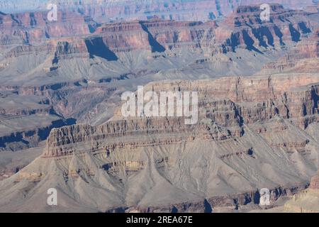 Plötzlich sind die Berge voller Farbe Stockfoto