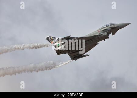 Der Typhoon der italienischen Luftwaffe wird auf der Royal International Air Tattoo 2023 gezeigt. Stockfoto