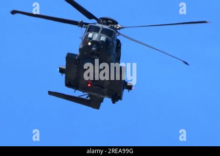 Zyklonhubschrauber im Flug Stockfoto