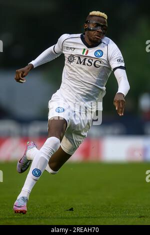 Victor Osimhen von SSC Napoli in Aktion während des Vorsaison-freundlichen Fußballspiels zwischen SSC Napoli und SPAL. Das Spiel endete mit 1-1 Gleichstand. Stockfoto