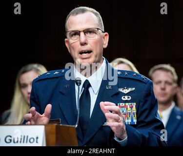 26. Juli 2023, Washington, District of Columbia, USA: Generalleutnant GREGORY GUILLOT, USAF, nominiert als General und Commander, United States Northern Command/Commander, North American Aerospace Defense Command, spricht bei einer Anhörung des Senate Armed Services Committee im U.S. Capitol. (Kreditbild: © Michael Brochstein/ZUMA Press Wire) NUR REDAKTIONELLE VERWENDUNG! Nicht für den kommerziellen GEBRAUCH! Stockfoto