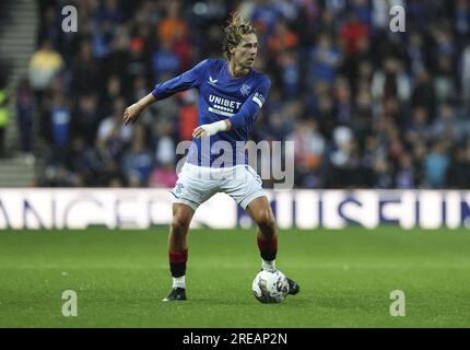 Glasgow, Großbritannien. 26. Juli 2023. Todd Cantwell of Rangers während des Fußballspiels zwischen Rangers und Olympiacos im Ibrox Stadium in Glasgow, Schottland. (Foto: Sports Press Photo/Sports Press Photo/C - FRIST VON EINER STUNDE - FTP NUR AKTIVIEREN, WENN BILDER WENIGER ALS EINE STUNDE ALT sind - Alamy) Guthaben: SPP Sport Press Photo. Alamy Live News Stockfoto