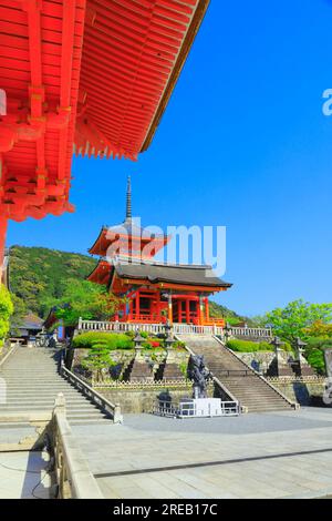 Kiyomizudera in zartem Grün? Stockfoto