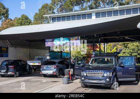 Australien Autowaschanlage und Parkservice in Warriewood Sydney mit angrenzendem Café Stockfoto