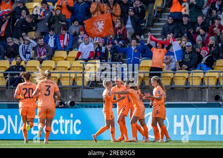 Wellington, Wellington, Neuseeland. 27. Juli 2023. Die niederländische Mittelfeldspielerin JILL ROORD #6 feiert ihr Tor in der ersten Hälfte des 2023 stattfindenden Spiels der FIFA WomenÃs Fussball-Weltmeisterschaft Gruppe E gegen die USA im Wellington Regional Stadium in Wellington, Neuseeland. (Kreditbild: © Ira L. Black/ZUMA Press Wire) NUR REDAKTIONELLE VERWENDUNG! Nicht für den kommerziellen GEBRAUCH! Stockfoto