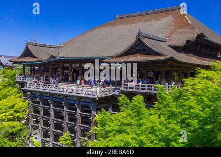 Kiyomizudera in zartem Grün? Stockfoto