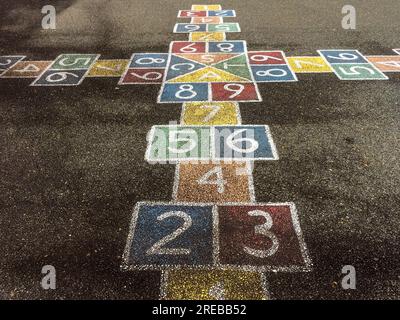 Hopscotch-Vorstand an einer verlassenen Schule in Virginia Stockfoto