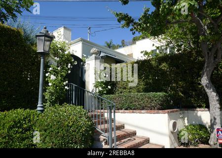 Los Angeles, Kalifornien, USA 26. Juli 2023 Schauspielerin Katharine Hepburn und Schauspielerin Spencer Tracy ehemaliges Haus in der 9191 St. Ives Drive am 26. Juli 2023 in Los Angeles, Kalifornien, USA. Foto: Barry King/Alamy Stock Photo Stockfoto