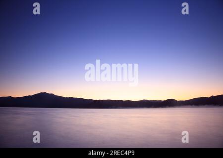 Morgengrauen am Tazawa-See Stockfoto