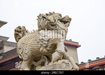 Chinesische traditionelle mythische Bestie Qilin Skulptur Stockfoto