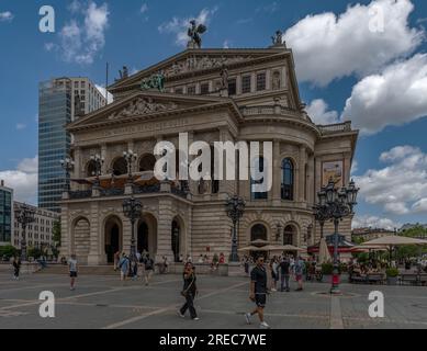 Blick auf die Alte Oper und den Opernplatz, Frankfurt Stockfoto