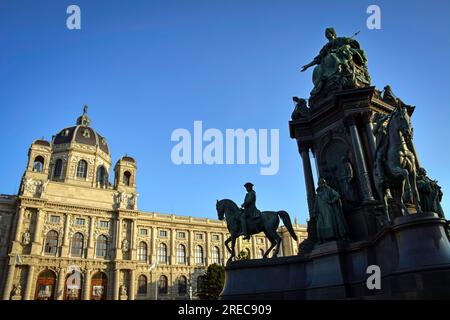 Das Maria-Theresia-Denkmal am Naturhistorischen Museum in Wien, Österreich Stockfoto