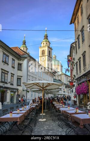 Wunderschöne Straßen der Altstadt von Ljubljana an einem Sommertag - Slowenien Stockfoto