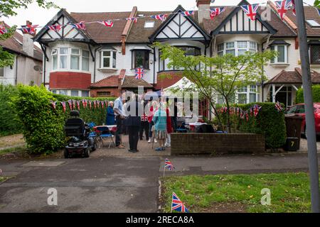 Straßenpartys für Platinum Jubilee Queen ElisabethII in Harrow Streets Stockfoto