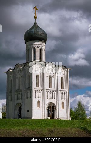 12.-Cantury Church of the Intercession on the Nerl in der russischen Region Wladimir. UNESCO-Weltkulturerbe. Stockfoto