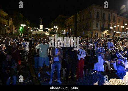 Während der Il Canto Immortale Tribut an Franco Battiato am 26. Juni 2023 auf der Piazza Belvedere in Giulianova, Italien. Stockfoto