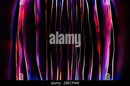 Abstrakter Hintergrund, Technologiekonzept, 3D-Rendering, Glaskreise mit farbenfrohem pinkfarbenen Emitter Stockfoto
