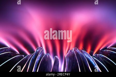 Abstrakter Hintergrund, Technologiekonzept, 3D-Rendering, Glaskreise mit farbenfrohem pinkfarbenen Emitter Stockfoto