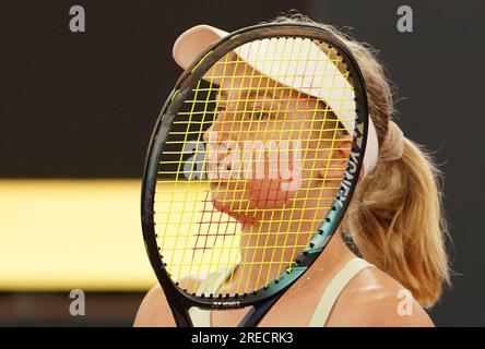 Hamburg, Deutschland. 27. Juli 2023. Tennis: Hamburg European Open (WTA-Turnier), Rothenbaum-Tennisstadion, Frauen, Singles, Quarterfinals, Niemeier (Deutschland) - Saville (Australien). Daria Saville (Australien) reagiert. Kredit: Marcus Brandt/dpa/Alamy Live News Stockfoto