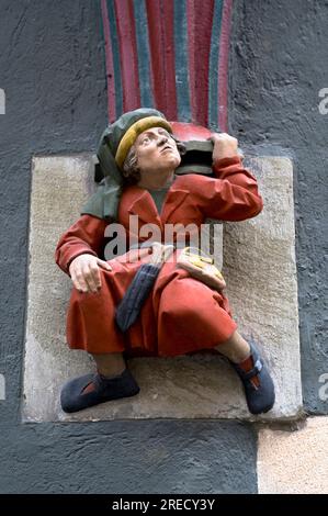 Mittelalterliche Skulptur in einem Haus in Tübingen Stockfoto
