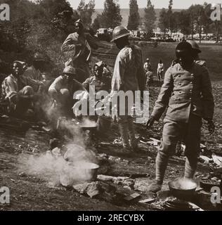 Premiere Guerre Mondiale, vie quotidienne d'une troupe de Tirailleure Senegalais dans l'Armee Francaise. Illustr., 1914-1918, Paris. Stockfoto