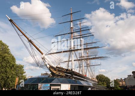 Nannie, die Galionsfigur des Schiffs unter dem Bugsprit des großartigen Cutty Sark Teeklipper-Großschiffs in Greenwich, London, England, Großbritannien Stockfoto