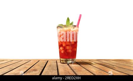 Cocktailglas auf Holztisch. Stockfoto