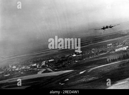 Der deutsche Zerstörer Messerschmitt hat mich 110 Jahre alt, während eines Angriffs auf russische Stellungen 50km aus Moskau. Foto: Wahner [automatisierte Übersetzung] Stockfoto