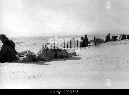 Deutsche Soldaten, die im Winter im Schnee graben. Foto: Wulf [maschinelle Übersetzung] Stockfoto