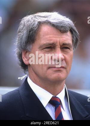 FB EM 1988 / England - Irland 0:1 / Coach Bobby Robson (England) [automatisierte Übersetzung] Stockfoto