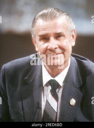 Europameisterschaft 1988 in Deutschland. Verlosung der Endrunde in Düsseldorf 12.02.1988. / Torwartlegende Lev Jaschin (UdSSR). [Maschinelle Übersetzung] Stockfoto